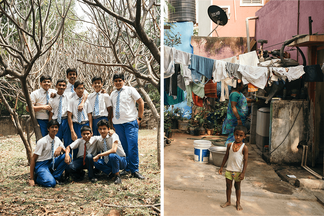 Schulkinder und ein Kind in den Slums